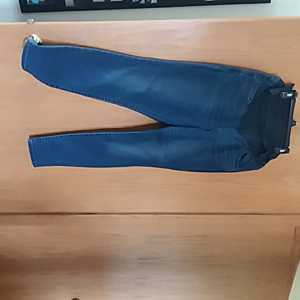 Maternity blue jeans